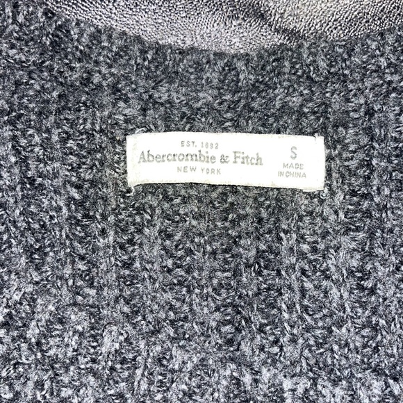 Abercrombie & Fitch Long Sleeve Sweater - size s - Picture 4 of 5